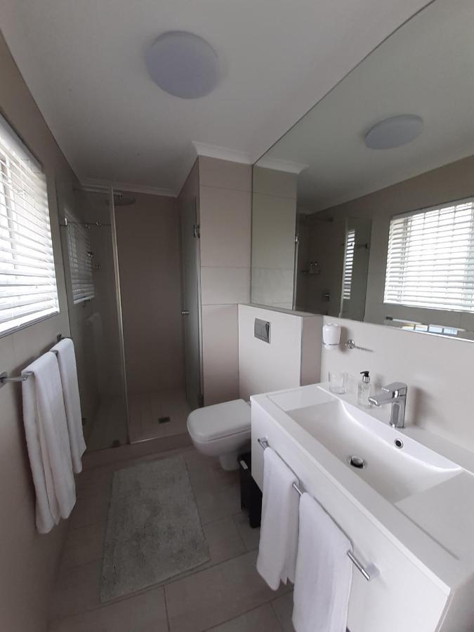 Apartment 201 Coral Island, 88 Coral Road, Bloubergstrand